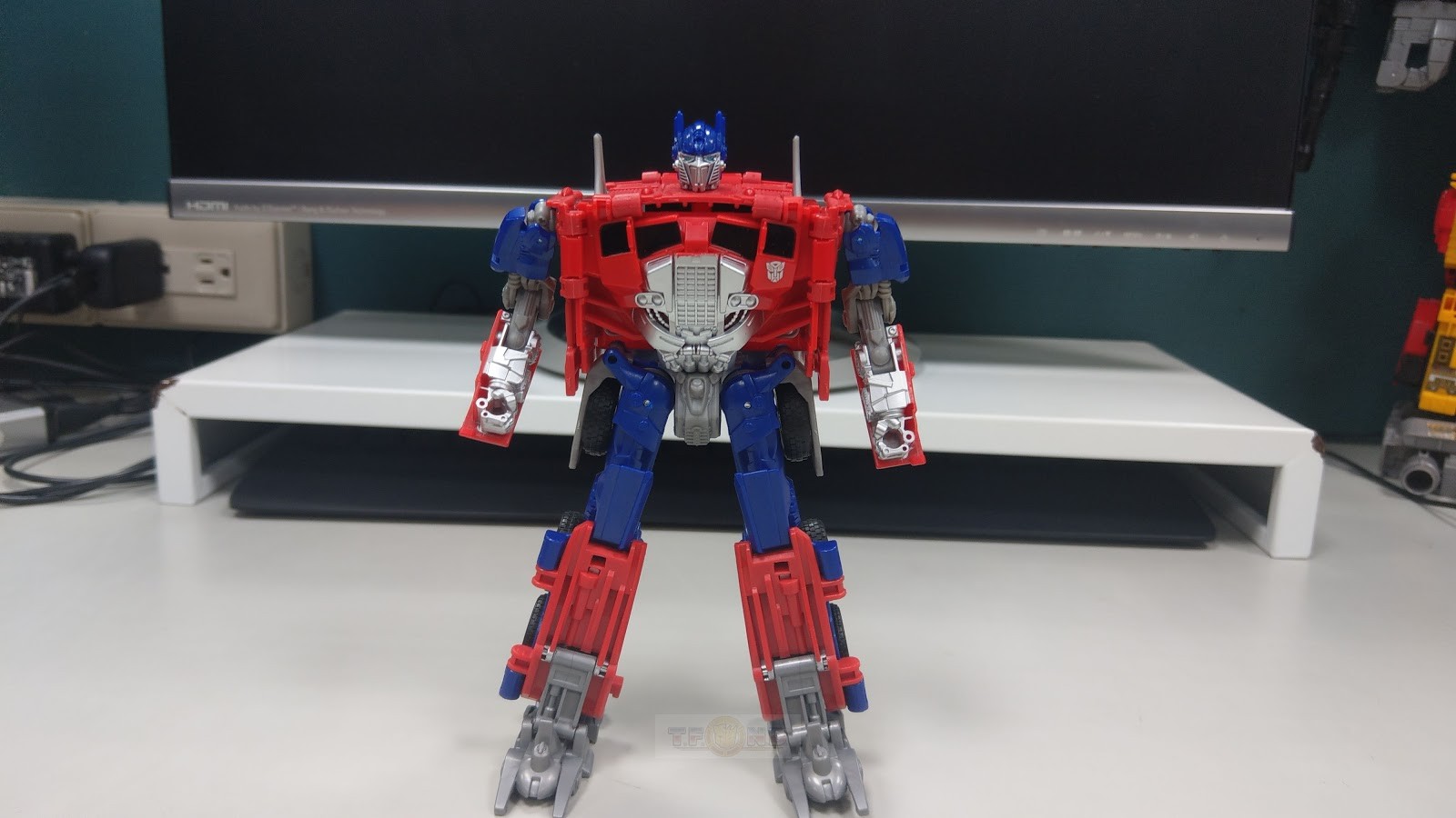 Transformers News: Transformers: Bumblebee Energon Igniters Nitro Series In-Hand Pictures and Demo Videos Transformers News: Transformers: Bumblebee Energon Igniters Nitro Series In-Hand Pictures and Demo Videos