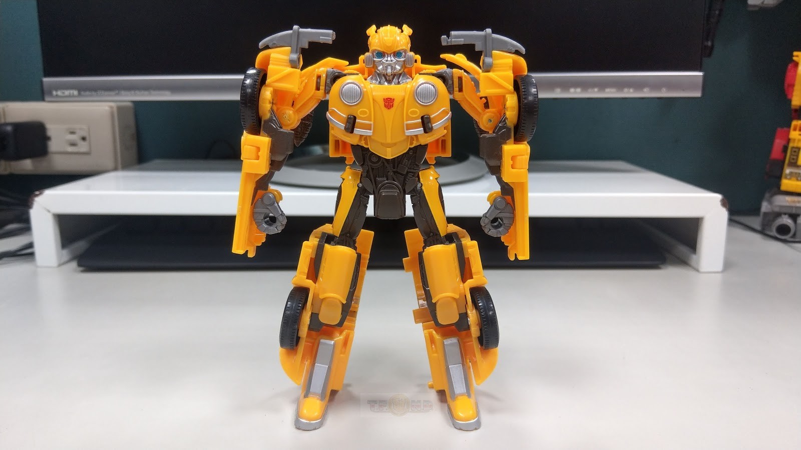 Transformers News: Transformers: Bumblebee Energon Igniters Nitro Series In-Hand Pictures and Demo Videos Transformers News: Transformers: Bumblebee Energon Igniters Nitro Series In-Hand Pictures and Demo Videos