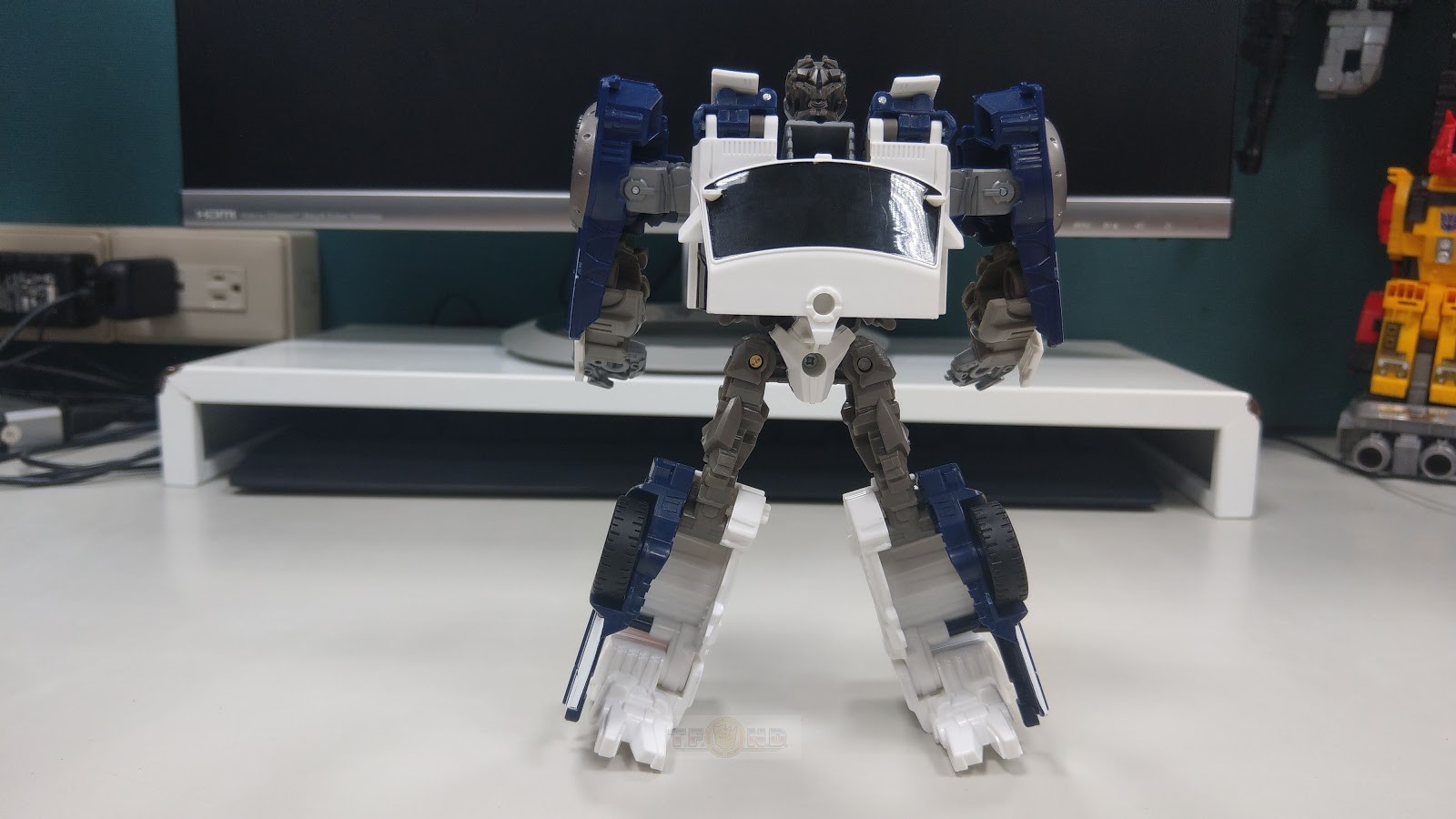 Transformers News: Transformers: Bumblebee Energon Igniters Nitro Series In-Hand Pictures and Demo Videos Transformers News: Transformers: Bumblebee Energon Igniters Nitro Series In-Hand Pictures and Demo Videos
