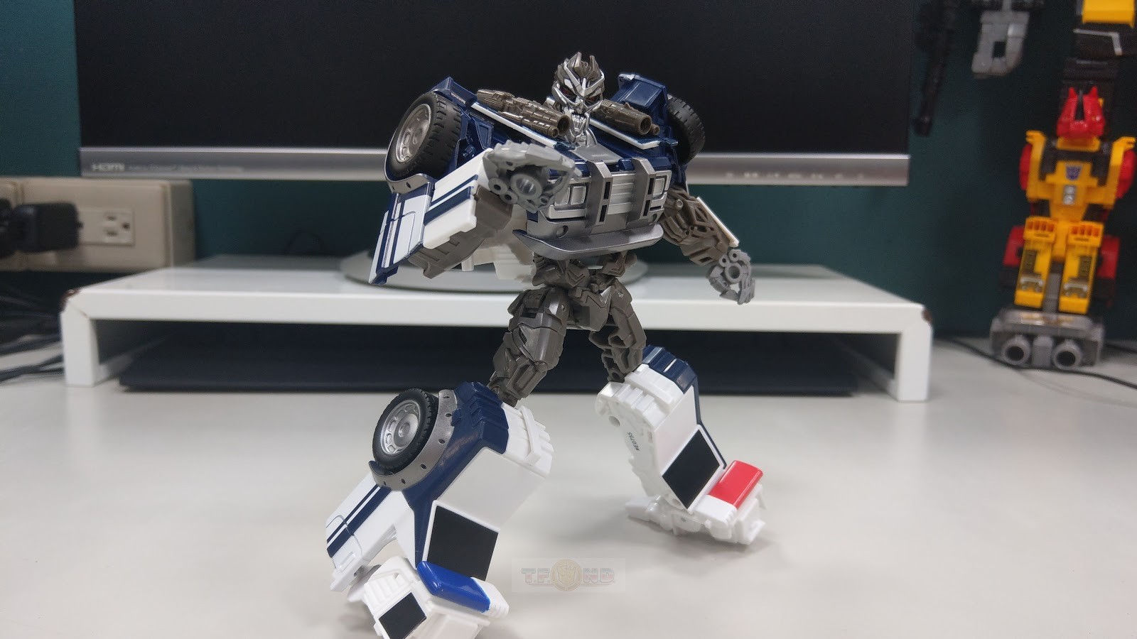 Transformers News: Transformers: Bumblebee Energon Igniters Nitro Series In-Hand Pictures and Demo Videos Transformers News: Transformers: Bumblebee Energon Igniters Nitro Series In-Hand Pictures and Demo Videos