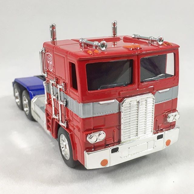 Transformers News: More Images of Jada Toys G1 Optimus Prime Cab and Comparison to G1 Toy Transformers News: More Images of Jada Toys G1 Optimus Prime Cab and Comparison to G1 Toy