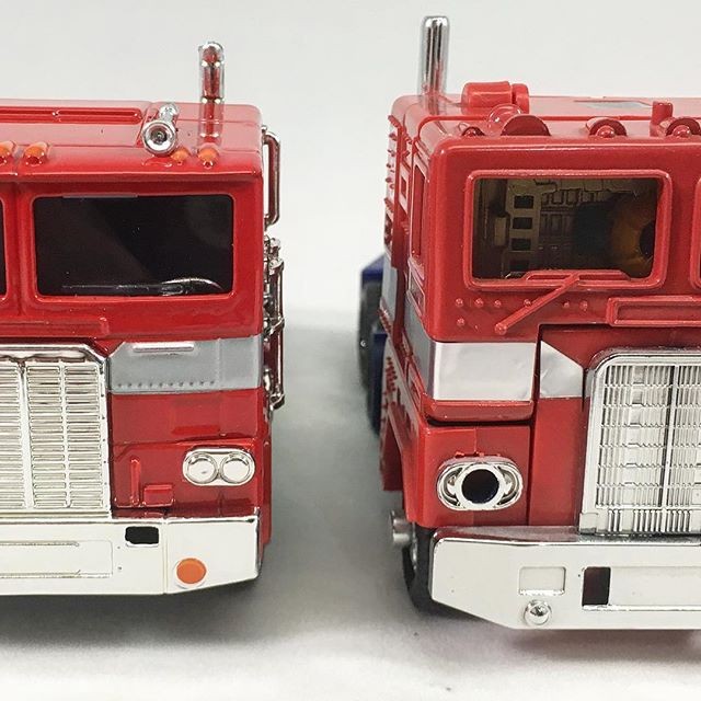 Transformers News: More Images of Jada Toys G1 Optimus Prime Cab and Comparison to G1 Toy Transformers News: More Images of Jada Toys G1 Optimus Prime Cab and Comparison to G1 Toy
