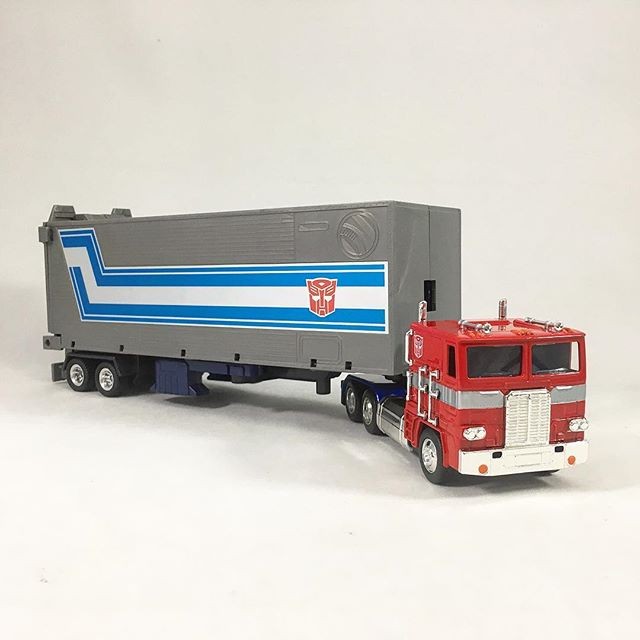 Transformers News: More Images of Jada Toys G1 Optimus Prime Cab and Comparison to G1 Toy Transformers News: More Images of Jada Toys G1 Optimus Prime Cab and Comparison to G1 Toy