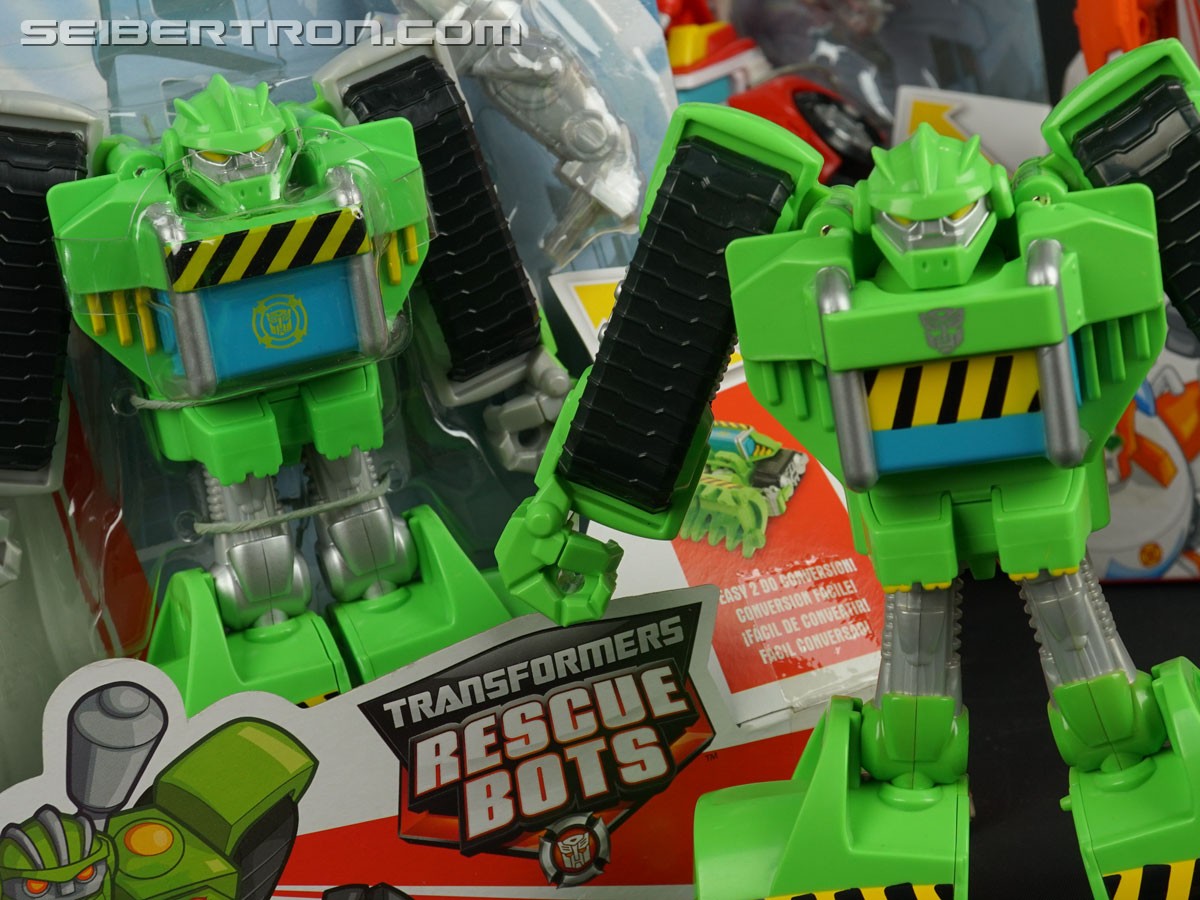Transformers News: New Transformers Rescue Bots Figures Including More Show Accurate Paint Schemes in Stock