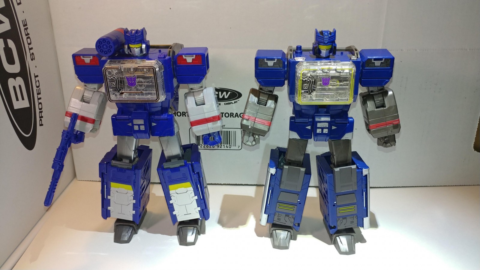 Transformers News: Comparison Images between Transformers Leader Soundwave from Bumblebee Movie and Titans Return