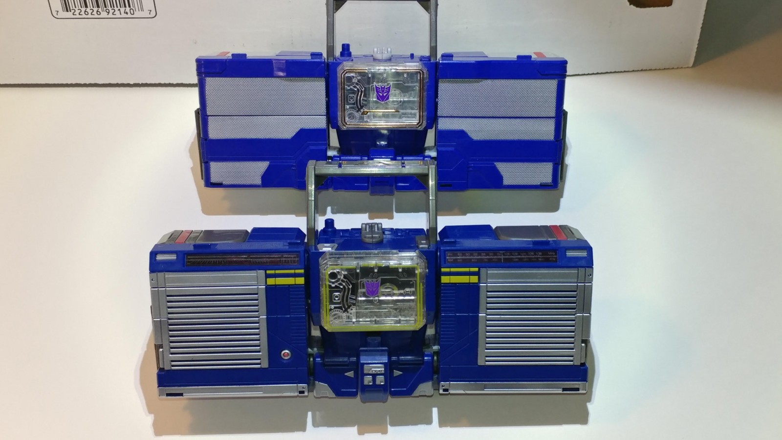 Transformers News: Comparison Images between Transformers Leader Soundwave from Bumblebee Movie and Titans Return
