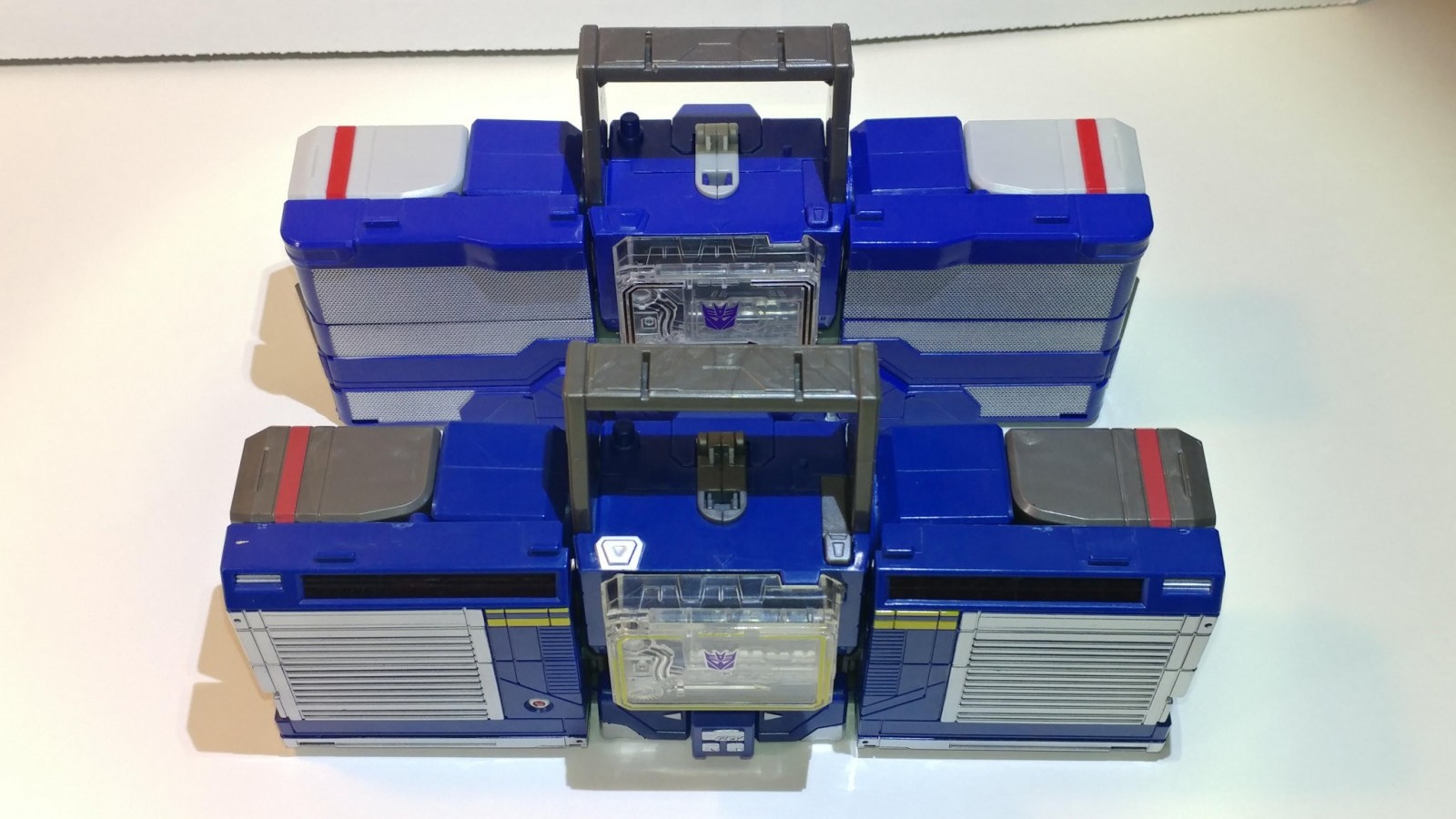 Transformers News: Comparison Images between Transformers Leader Soundwave from Bumblebee Movie and Titans Return