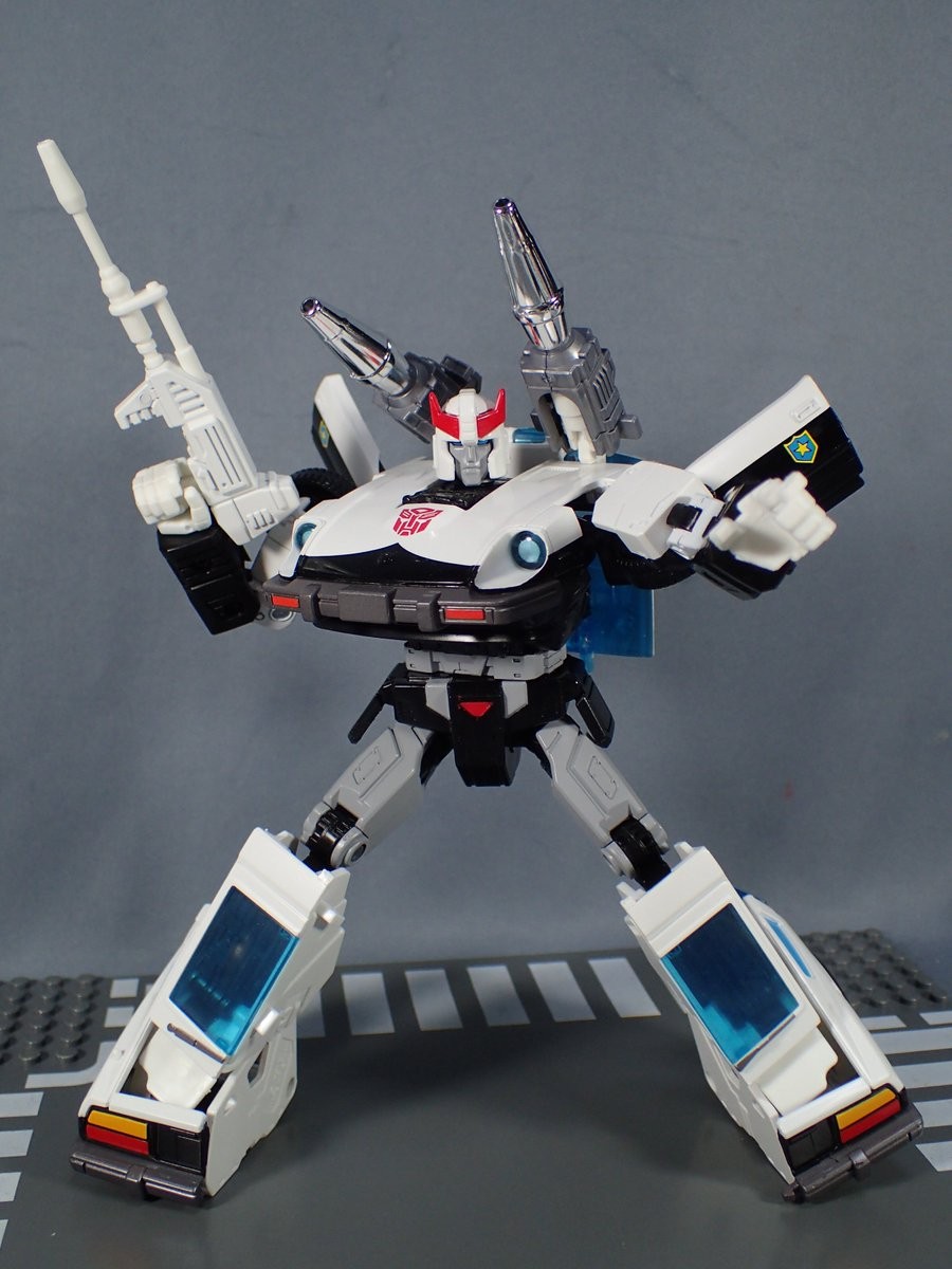 Transformers News: In Hand Images of Transformers Masterpiece MP-17+ Prowl & Collector Coin