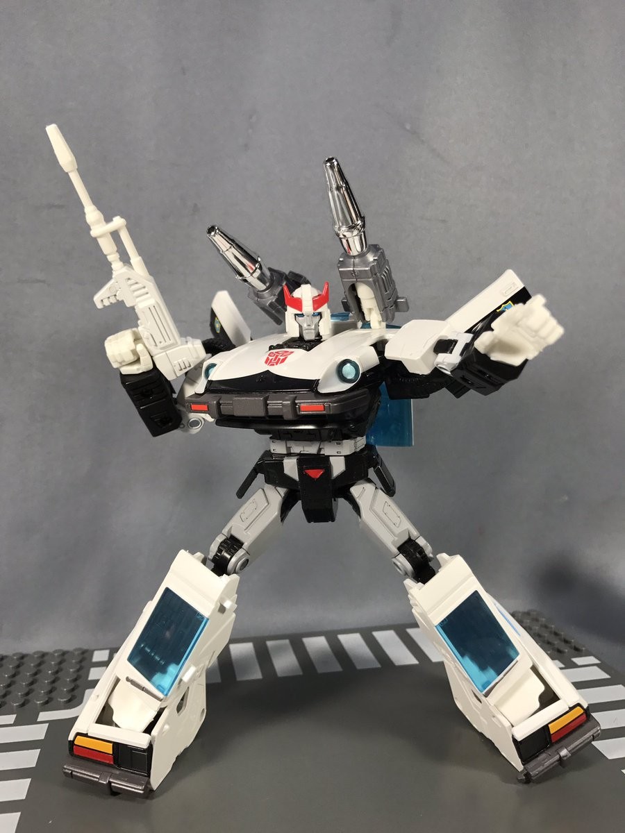 Transformers News: In Hand Images of Transformers Masterpiece MP-17+ Prowl & Collector Coin