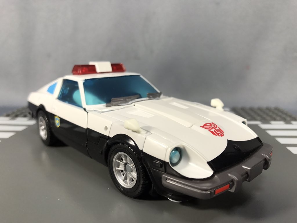 Transformers News: In Hand Images of Transformers Masterpiece MP-17+ Prowl & Collector Coin