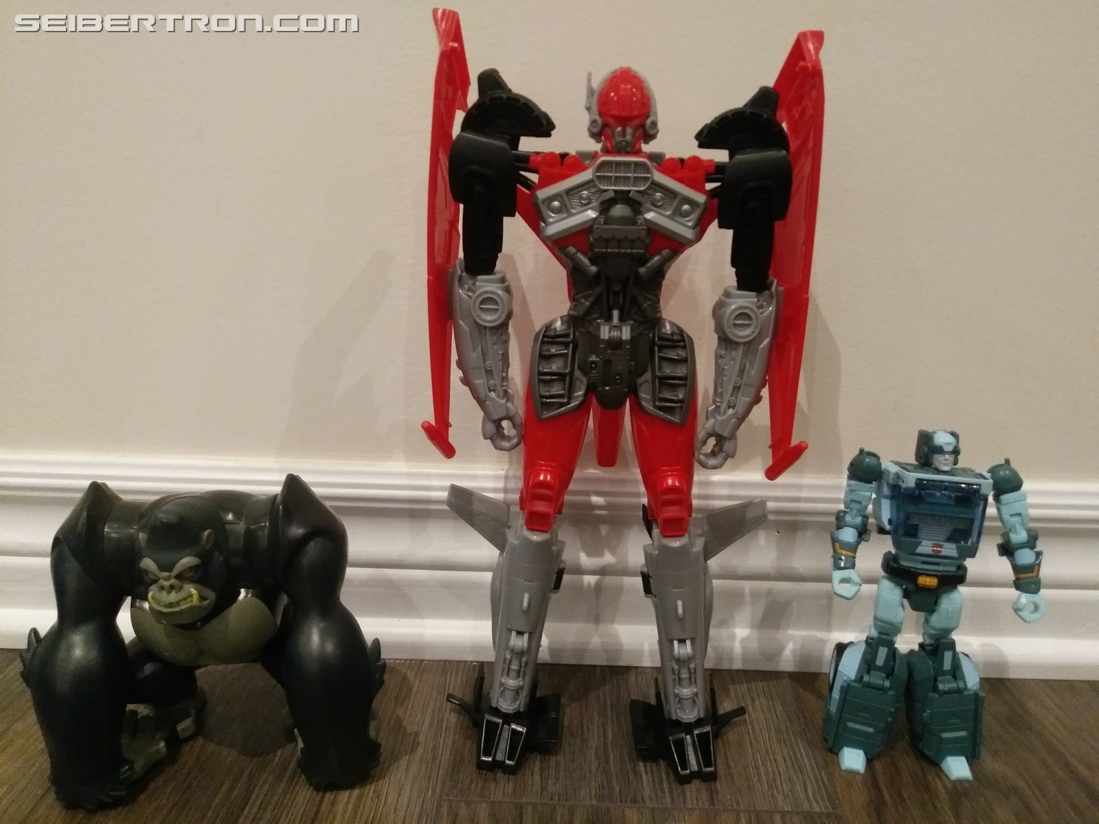 Transformers News: Pictorial Review for Transformers Bumblebee Movie Titan Changer Shatter