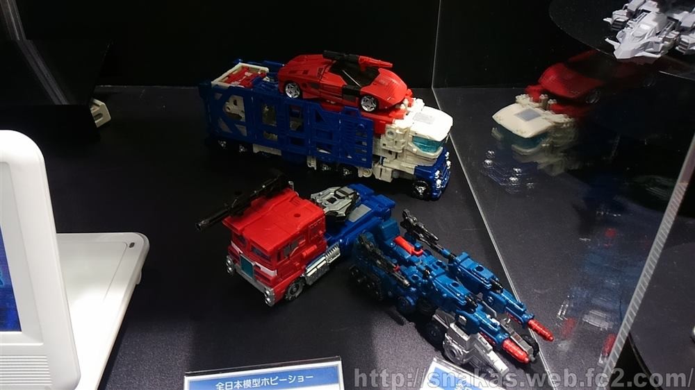 Transformers News: More Images of Takara Tomy Transformers War for Cybertron: Siege Line