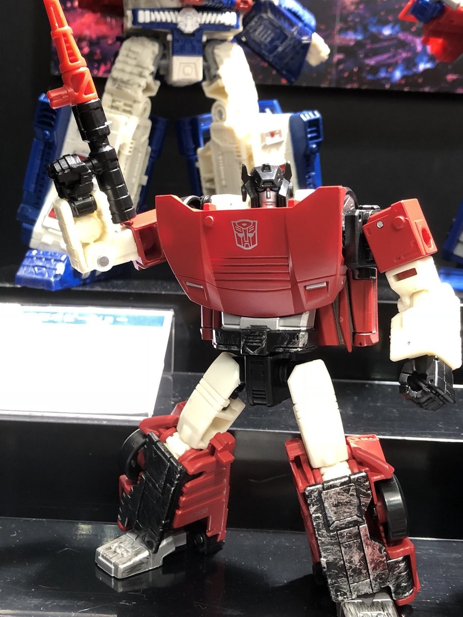 Transformers News: More Images of Takara Tomy Transformers War for Cybertron: Siege Line