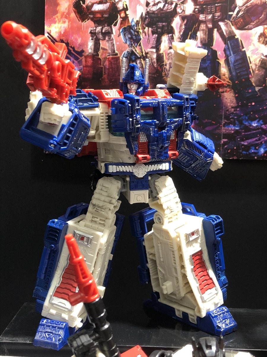 Transformers News: More Images of Takara Tomy Transformers War for Cybertron: Siege Line