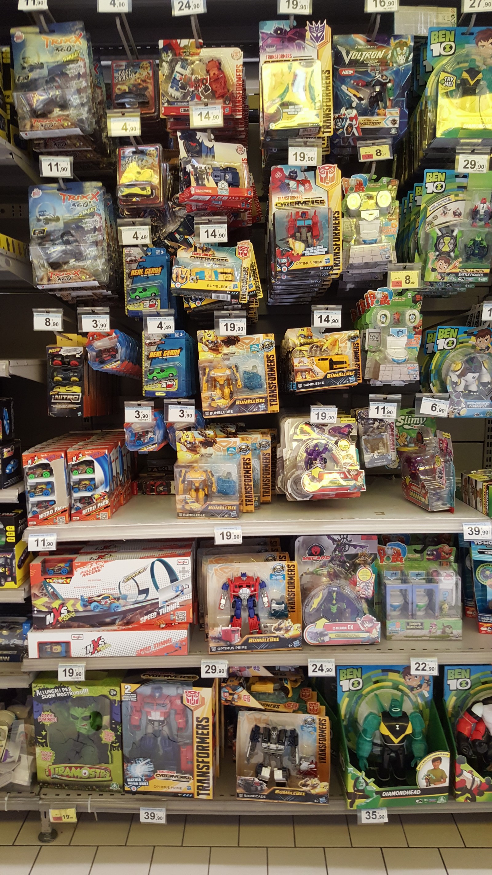 Transformers News: Transformers Bumblebee Movie Toys Sighted in Italy