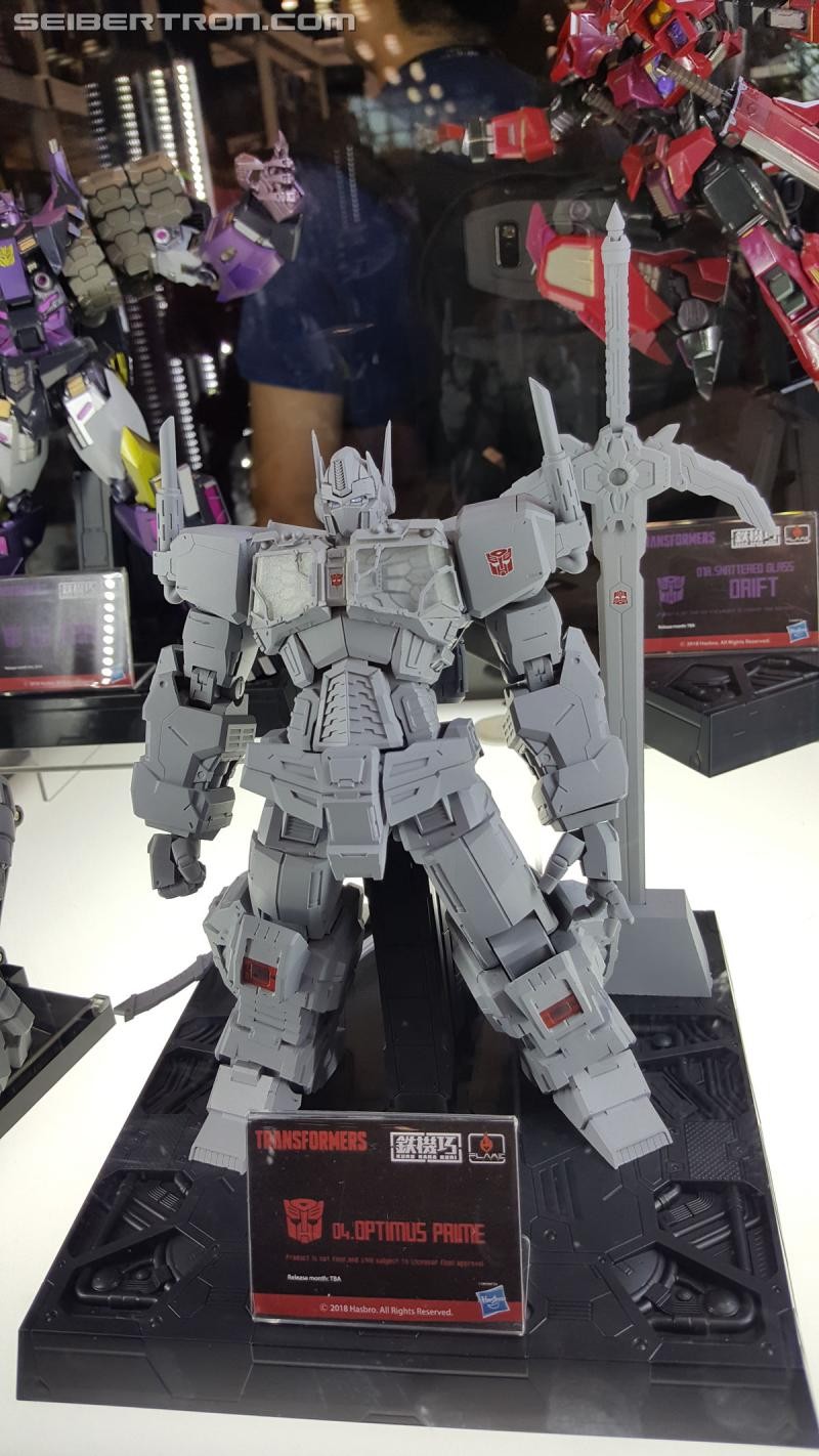 Transformers News: Seibertron Gallery of Flame Toys Transformers from #NYCC Transformers News: Seibertron Gallery of Flame Toys Transformers from #NYCC