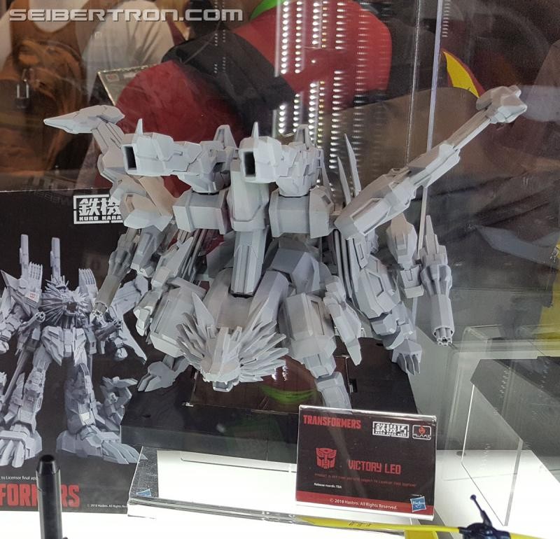 Transformers News: Seibertron Gallery of Flame Toys Transformers from #NYCC Transformers News: Seibertron Gallery of Flame Toys Transformers from #NYCC