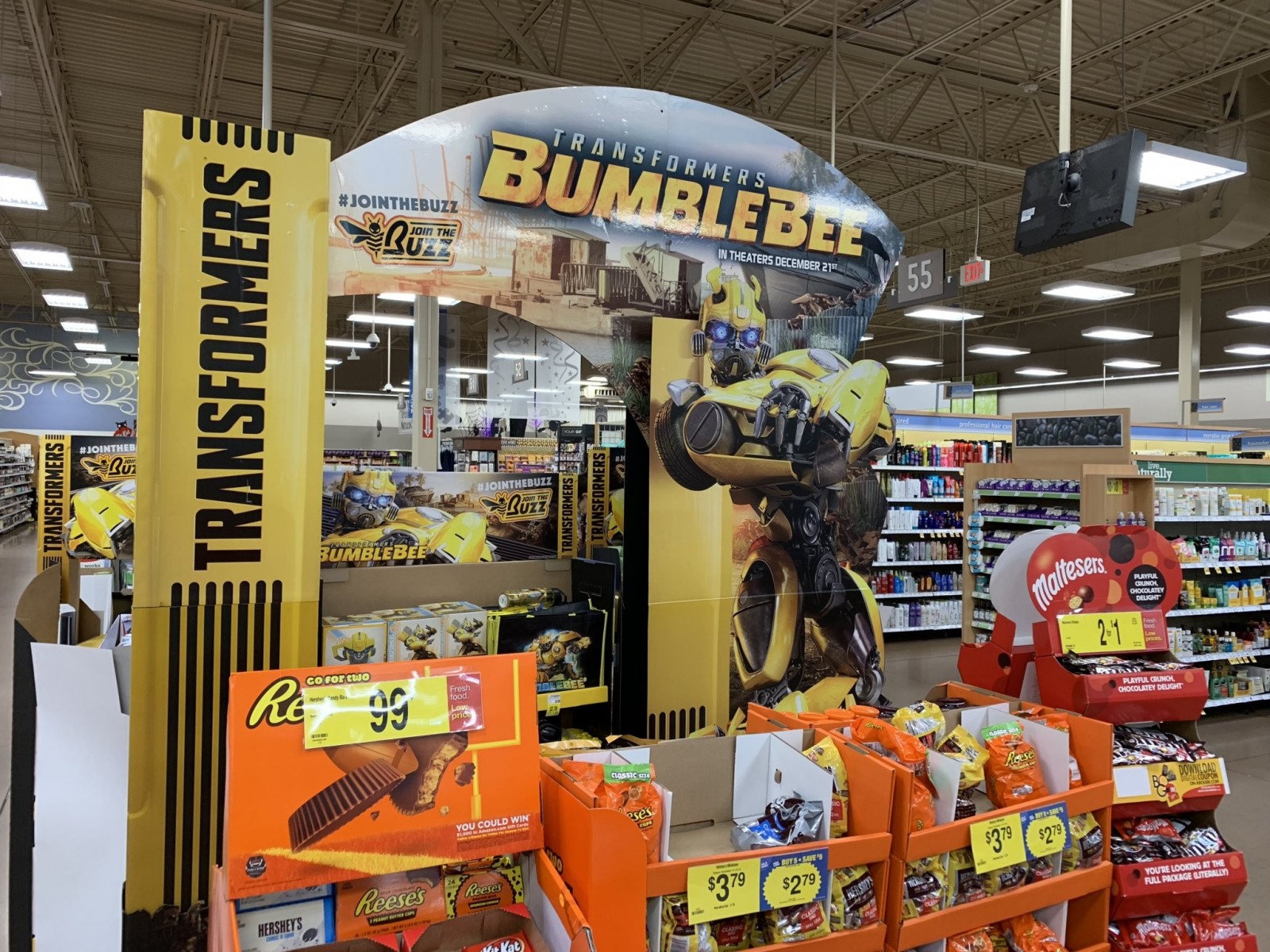 Transformers News: Transformers Bumblebee Movie Merchandise Displays Appearing at Variety of US Stores Transformers News: Transformers Bumblebee Movie Merchandise Displays Appearing at Variety of US Stores