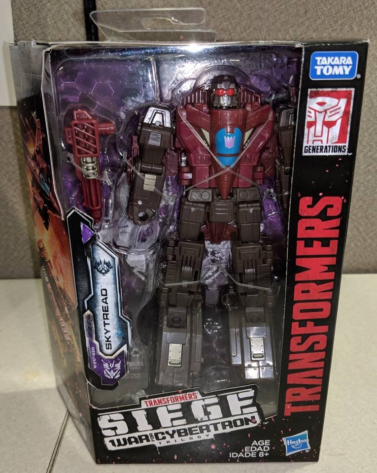 Transformers News: In-Hand Images of Transformers War for Cybertron: Siege Skytread