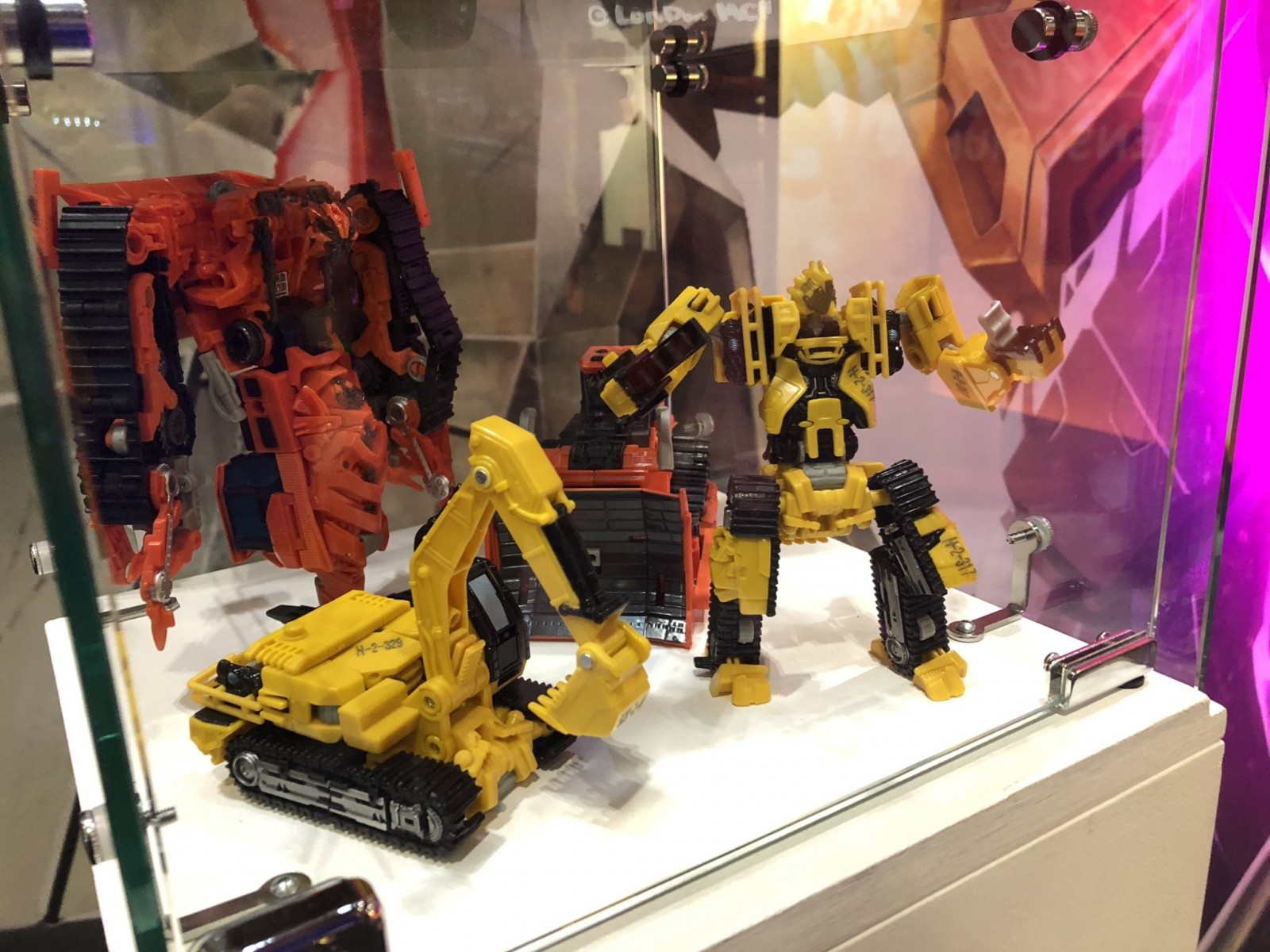 Transformers News: Studio Series Long Haul, Cogman, Shatter Scrap Metal and Rampage Revealed at MCM London Comic-con