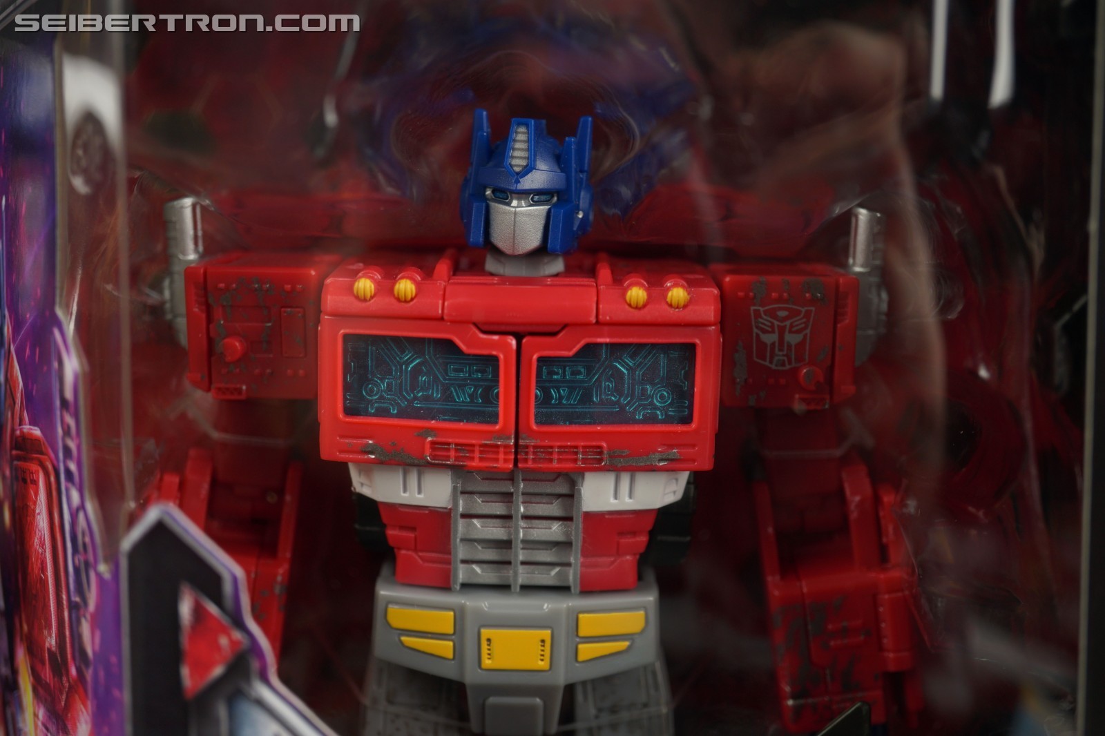 Transformers News: In Hand Images of Transformers WFC Siege Optimus Prime and Megatron Transformers News: In Hand Images of Transformers WFC Siege Optimus Prime and Megatron