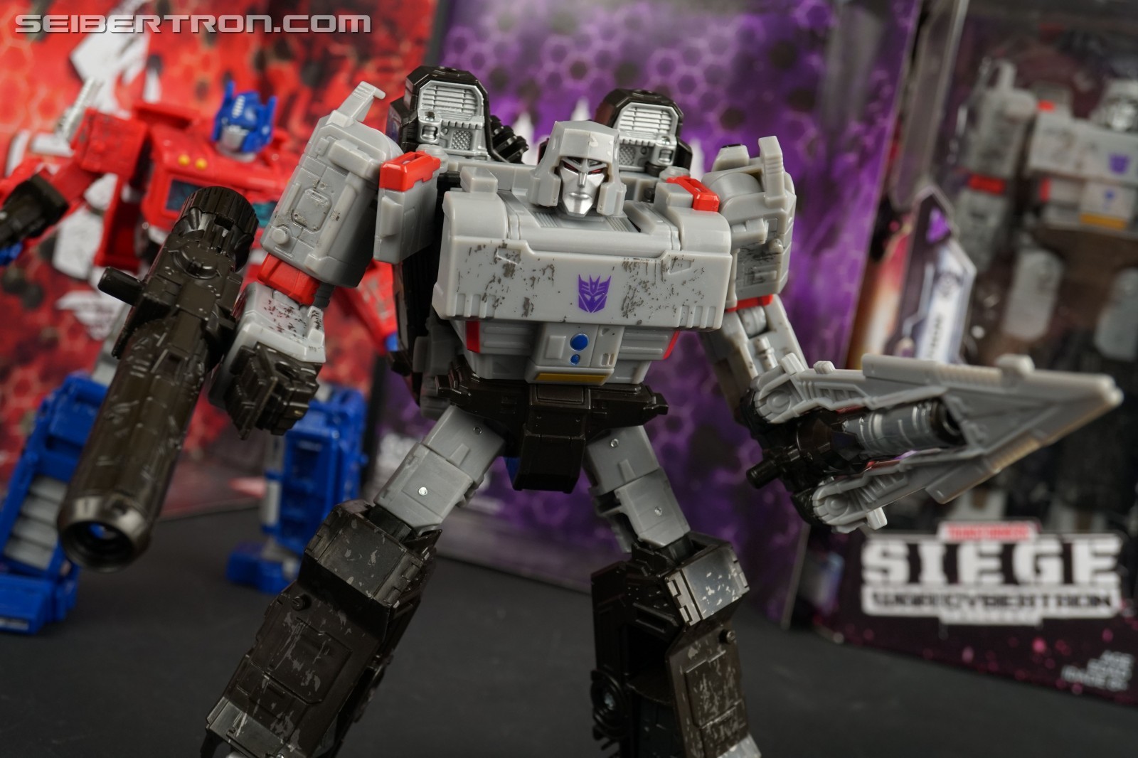 Transformers News: In Hand Images of Transformers WFC Siege Optimus Prime and Megatron Transformers News: In Hand Images of Transformers WFC Siege Optimus Prime and Megatron