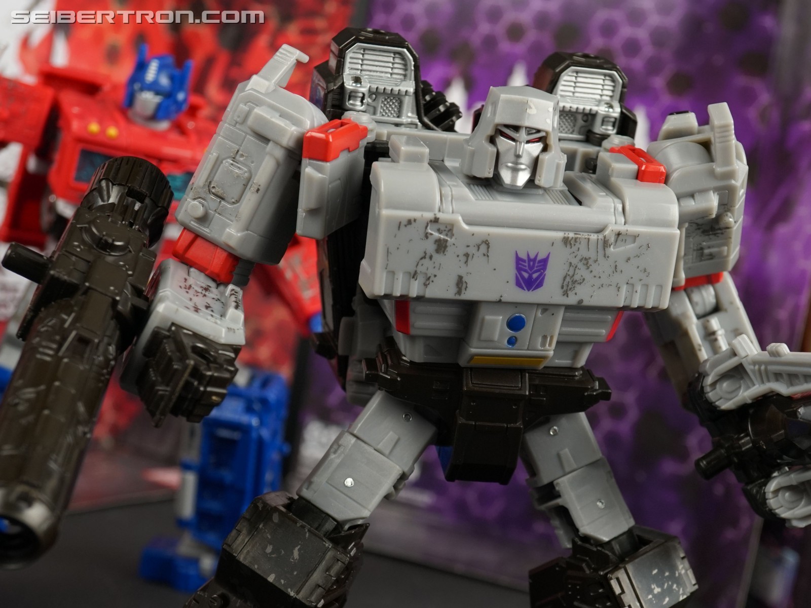 Transformers News: In Hand Images of Transformers WFC Siege Optimus Prime and Megatron Transformers News: In Hand Images of Transformers WFC Siege Optimus Prime and Megatron