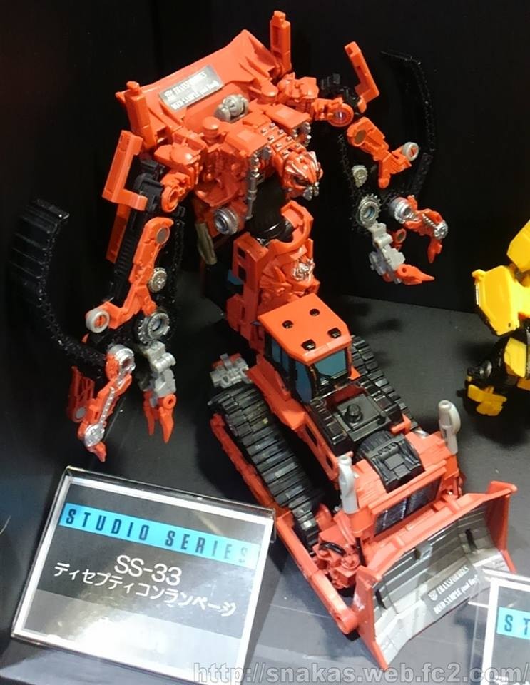 Transformers News: Images from Tokyo Comic Con 2018 of Studio Series, Siege, Encore Big Convoy, MP, and Bumblebee Event Transformers News: Images from Tokyo Comic Con 2018 of Studio Series, Siege, Encore Big Convoy, MP, and Bumblebee Event