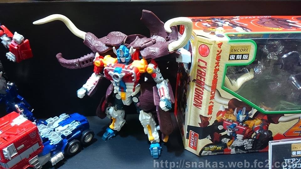 Transformers News: Images from Tokyo Comic Con 2018 of Studio Series, Siege, Encore Big Convoy, MP, and Bumblebee Event Transformers News: Images from Tokyo Comic Con 2018 of Studio Series, Siege, Encore Big Convoy, MP, and Bumblebee Event