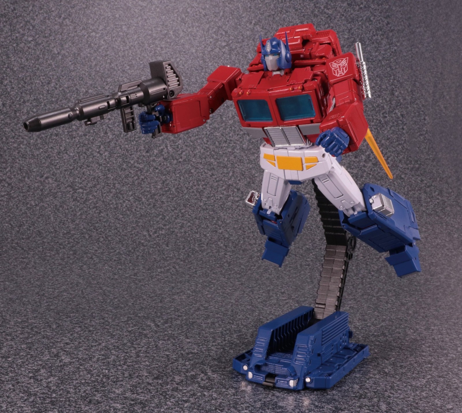 Transformers News: Hi-Res Photographs of MP-44 Optimus Prime 3.0 Transformers News: Hi-Res Photographs of MP-44 Optimus Prime 3.0