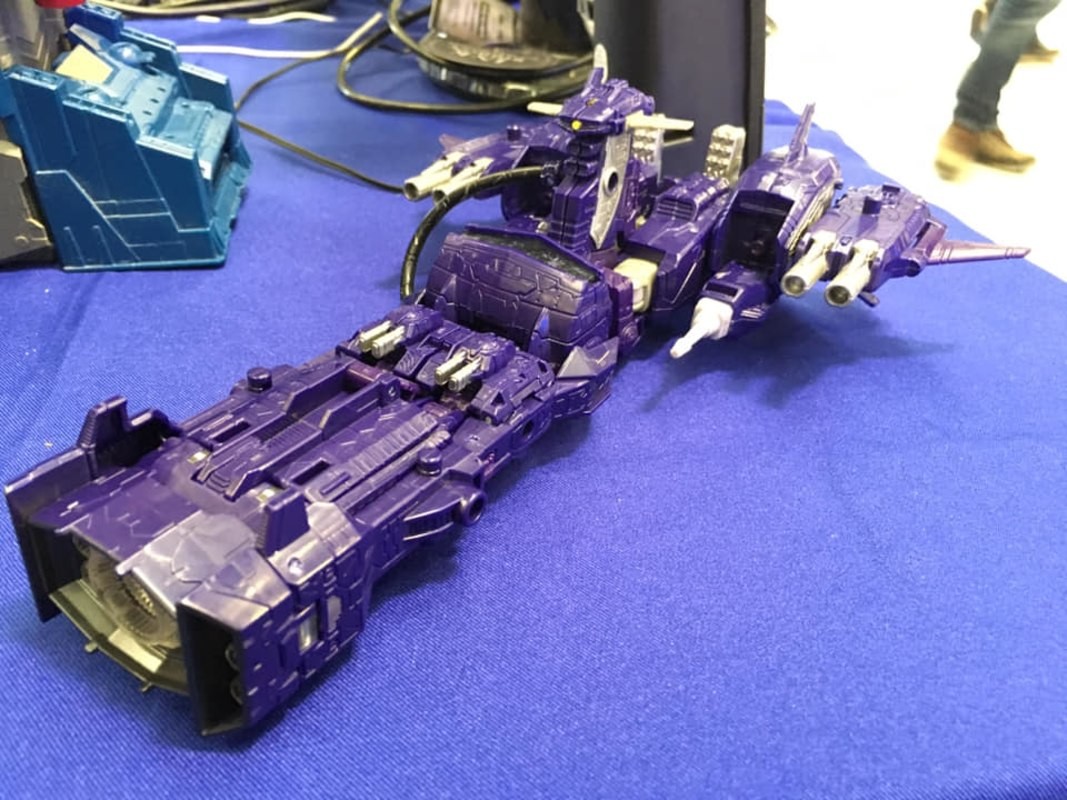 Transformers News: New In-hand Images of Transformers War for Cybertron: Siege Leader Class Ultra Magnus and Shockwave