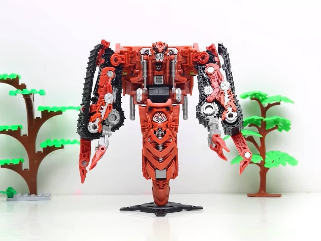 Transformers News: Studio Series News Roundup with New Sightings and Reviews + In Hand Images of Rampage and