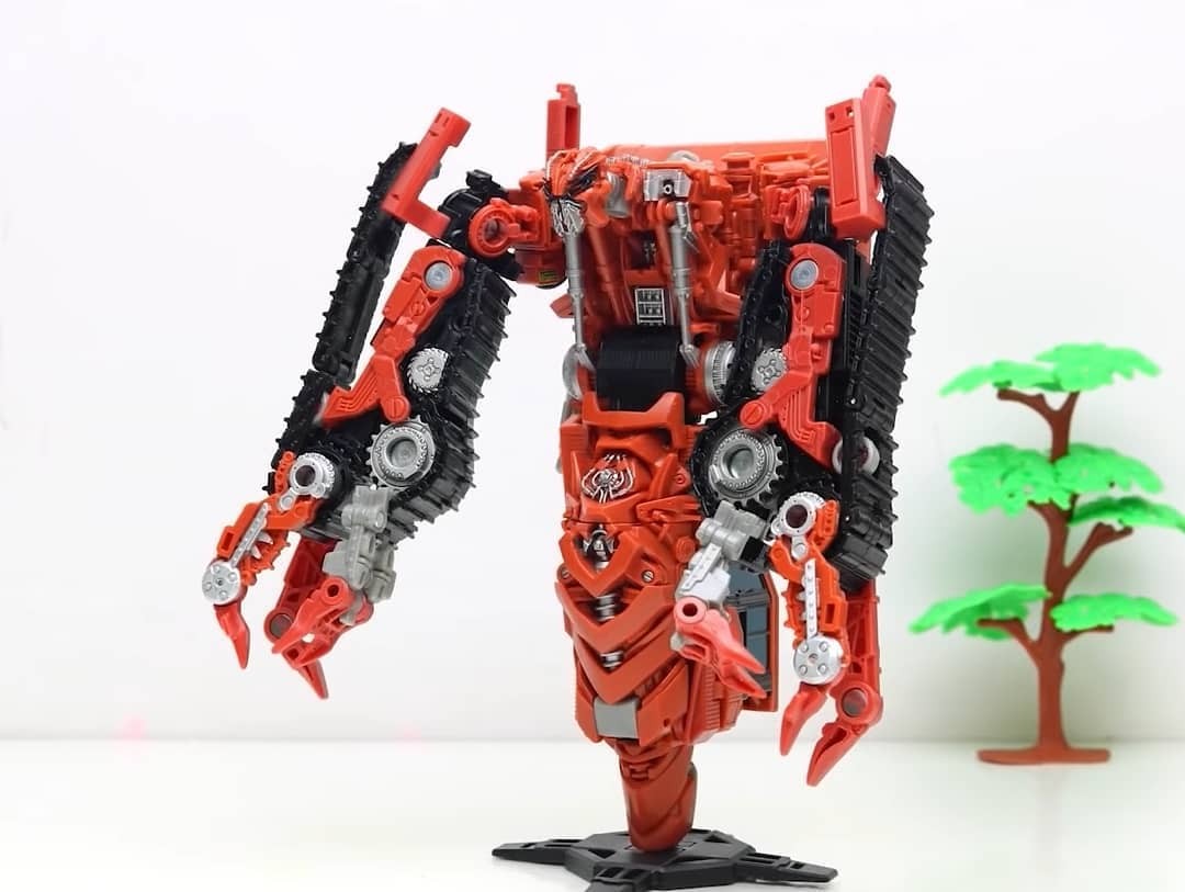 Transformers News: Studio Series News Roundup with New Sightings and Reviews + In Hand Images of Rampage and