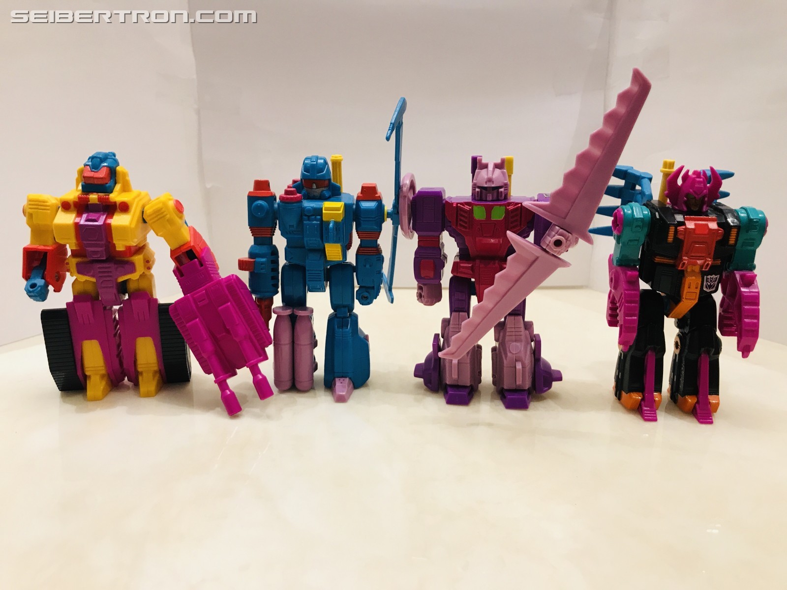 Transformers News: Pictorial Review of G1 Region Exclusive Windmill