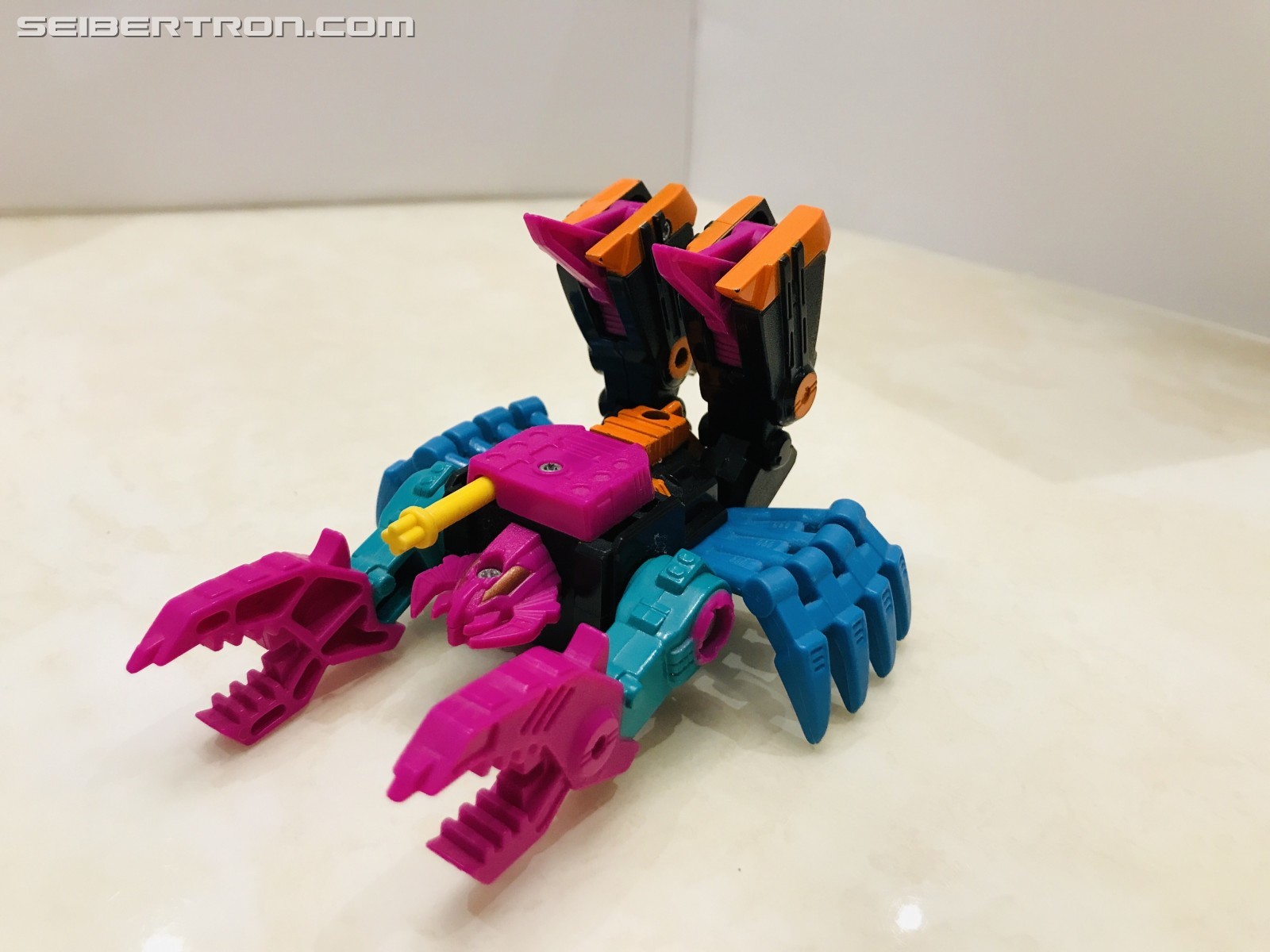 Transformers News: Pictorial Review of G1 Region Exclusive Double Punch