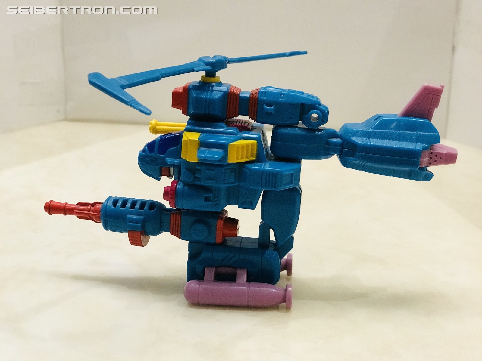 Transformers News: Pictorial Review of G1 Region Exclusive Windmill