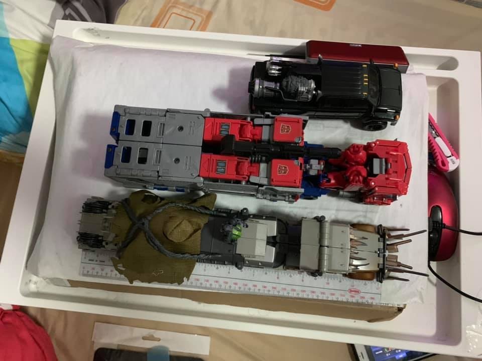 Transformers News: Comparison Images Between Studio Series Leader Megatron and Voyager Megatron Transformers News: Comparison Images Between Studio Series Leader Megatron and Voyager Megatron