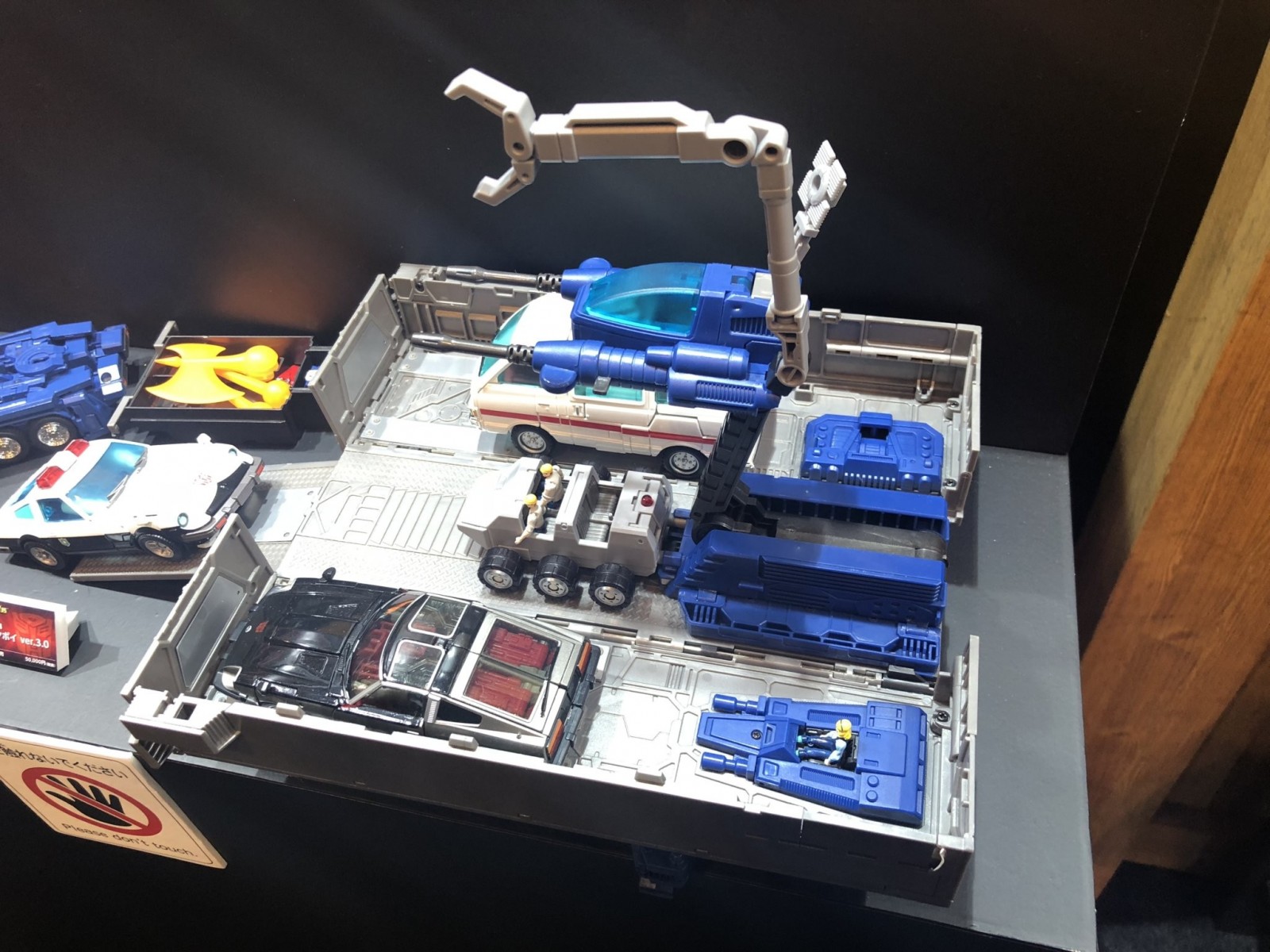 Transformers News: New Images of Transformers Masterpiece MP-44 Optimus Prime 3.0 from Wonder Festival 2019 Winter Transformers News: New Images of Transformers Masterpiece MP-44 Optimus Prime 3.0 from Wonder Festival 2019 Winter