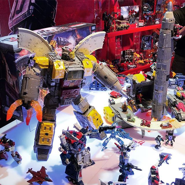 Transformers News: Siege Omega Supreme Photographed on NY Toy Fair 2019 Showfloor Transformers News: Siege Omega Supreme Photographed on NY Toy Fair 2019 Showfloor