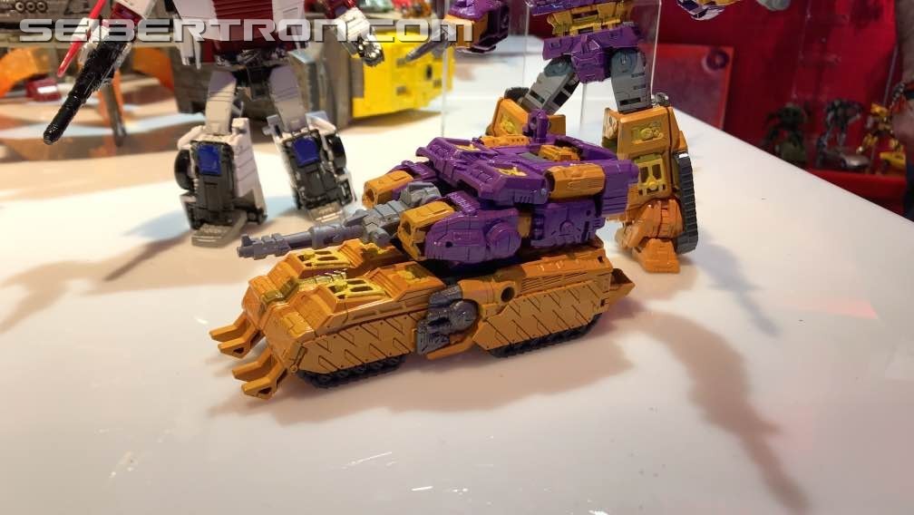 Transformers News: Toy Fair New York 2019 Transformers War for Cybertron: Siege Photos #tfny #hasbrotoyfair Transformers News: Toy Fair New York 2019 Transformers War for Cybertron: Siege Photos #tfny #hasbrotoyfair