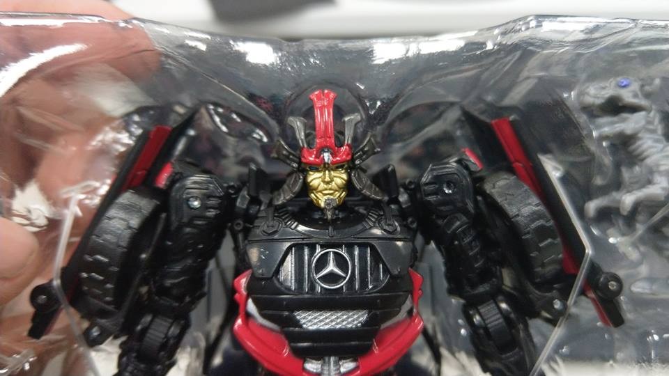 Transformers News: New In-Hand Images - Transformers Studio Series Drift with Baby Dinobots Transformers News: New In-Hand Images - Transformers Studio Series Drift with Baby Dinobots
