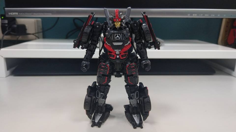 Transformers News: New In-Hand Images - Transformers Studio Series Drift with Baby Dinobots Transformers News: New In-Hand Images - Transformers Studio Series Drift with Baby Dinobots
