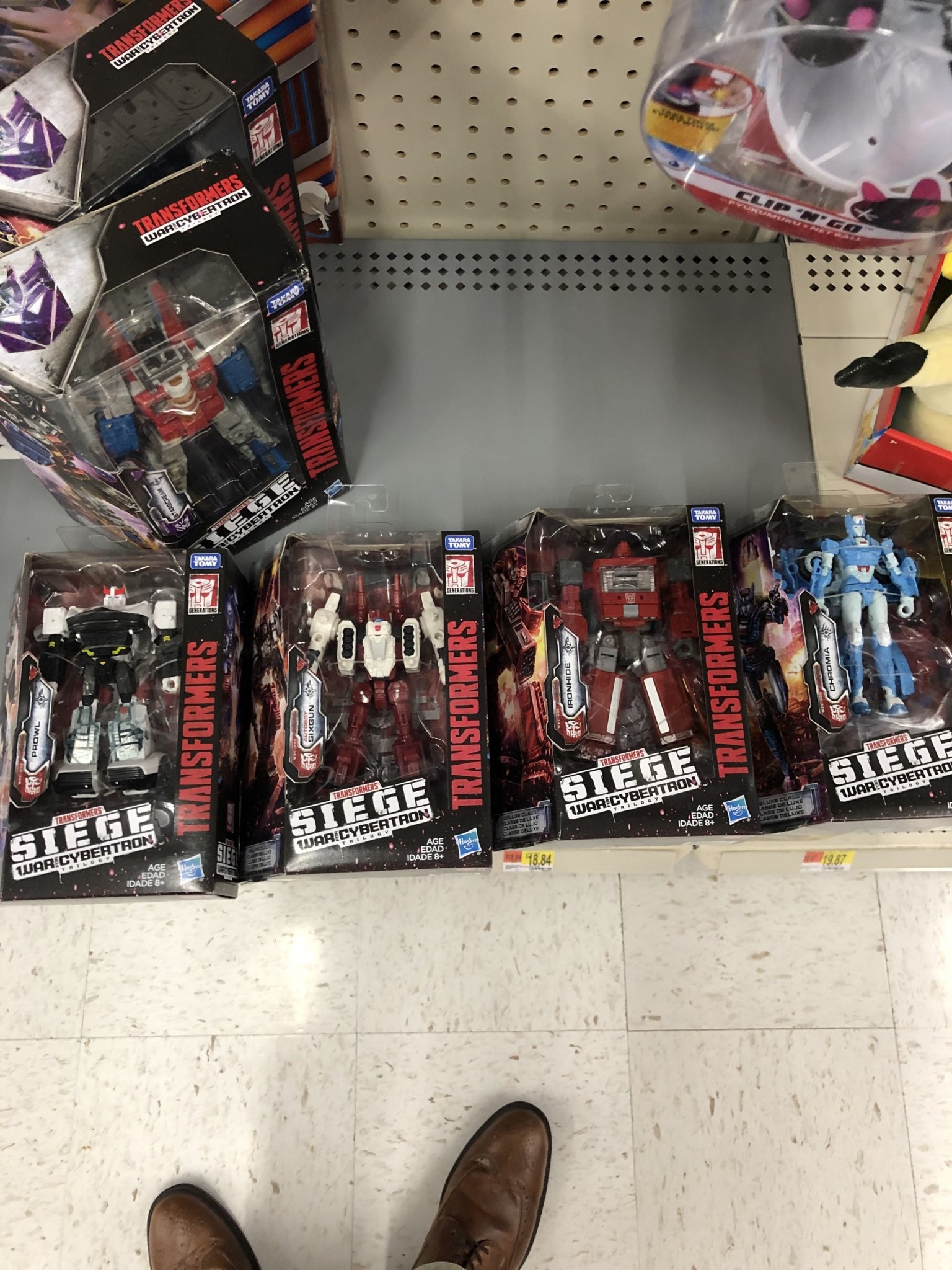 Transformers News: Siege Wave 2 Deluxes Found at US Retail Ironhide, Sixgun, Chromia and Prowl Transformers News: Siege Wave 2 Deluxes Found at US Retail Ironhide, Sixgun, Chromia and Prowl