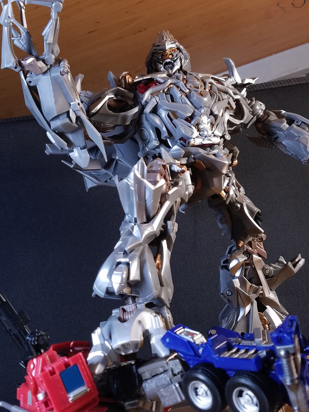 Transformers News: More In Hand Images of Movie Masterpiece Megatron MPM-08 Transformers News: More In Hand Images of Movie Masterpiece Megatron MPM-08