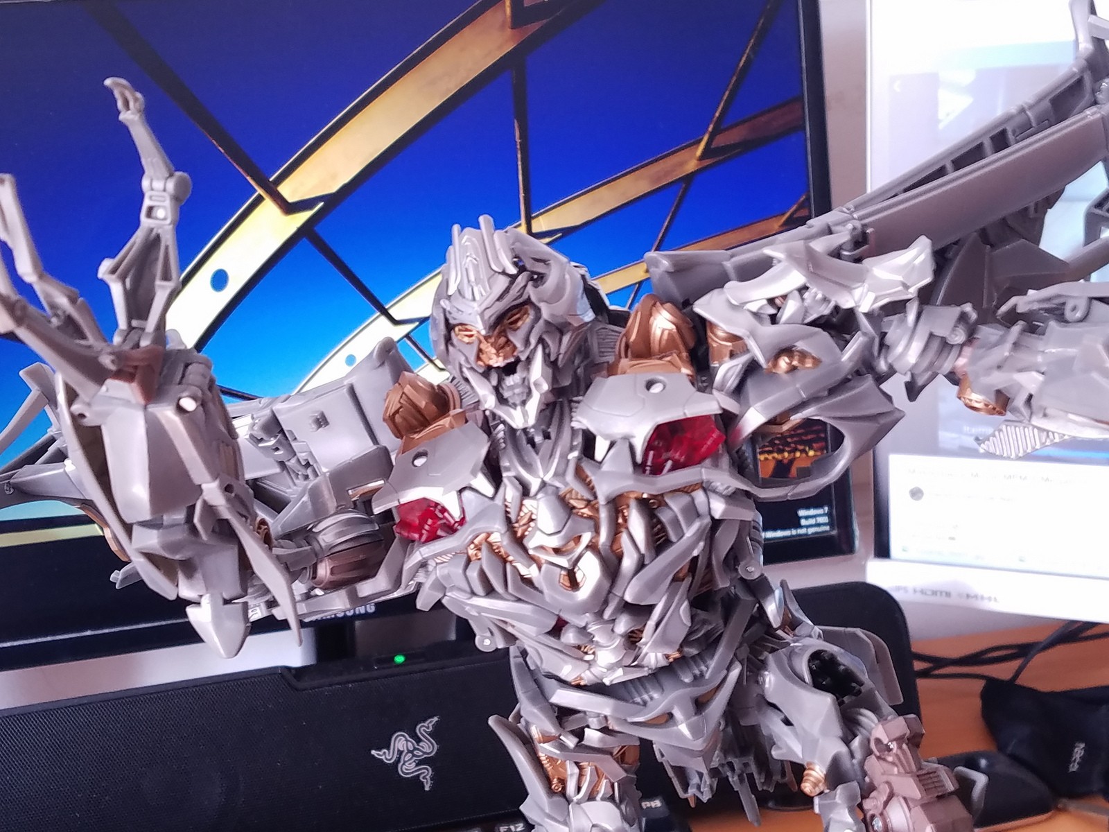 Transformers News: More In Hand Images of Movie Masterpiece Megatron MPM-08 Transformers News: More In Hand Images of Movie Masterpiece Megatron MPM-08