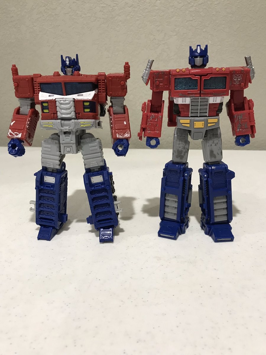 Transformers News: New In-Hand Images and Comparisons - Transformers War for Cybertron: Siege Galaxy Upgrade Optimus Pr Transformers News: New In-Hand Images and Comparisons - Transformers War for Cybertron: Siege Galaxy Upgrade Optimus Pr