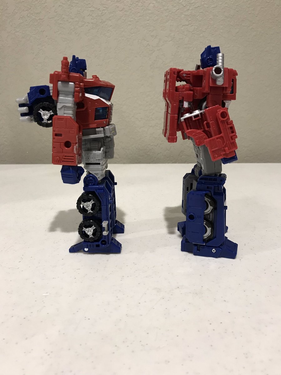 Transformers News: New In-Hand Images and Comparisons - Transformers War for Cybertron: Siege Galaxy Upgrade Optimus Pr Transformers News: New In-Hand Images and Comparisons - Transformers War for Cybertron: Siege Galaxy Upgrade Optimus Pr