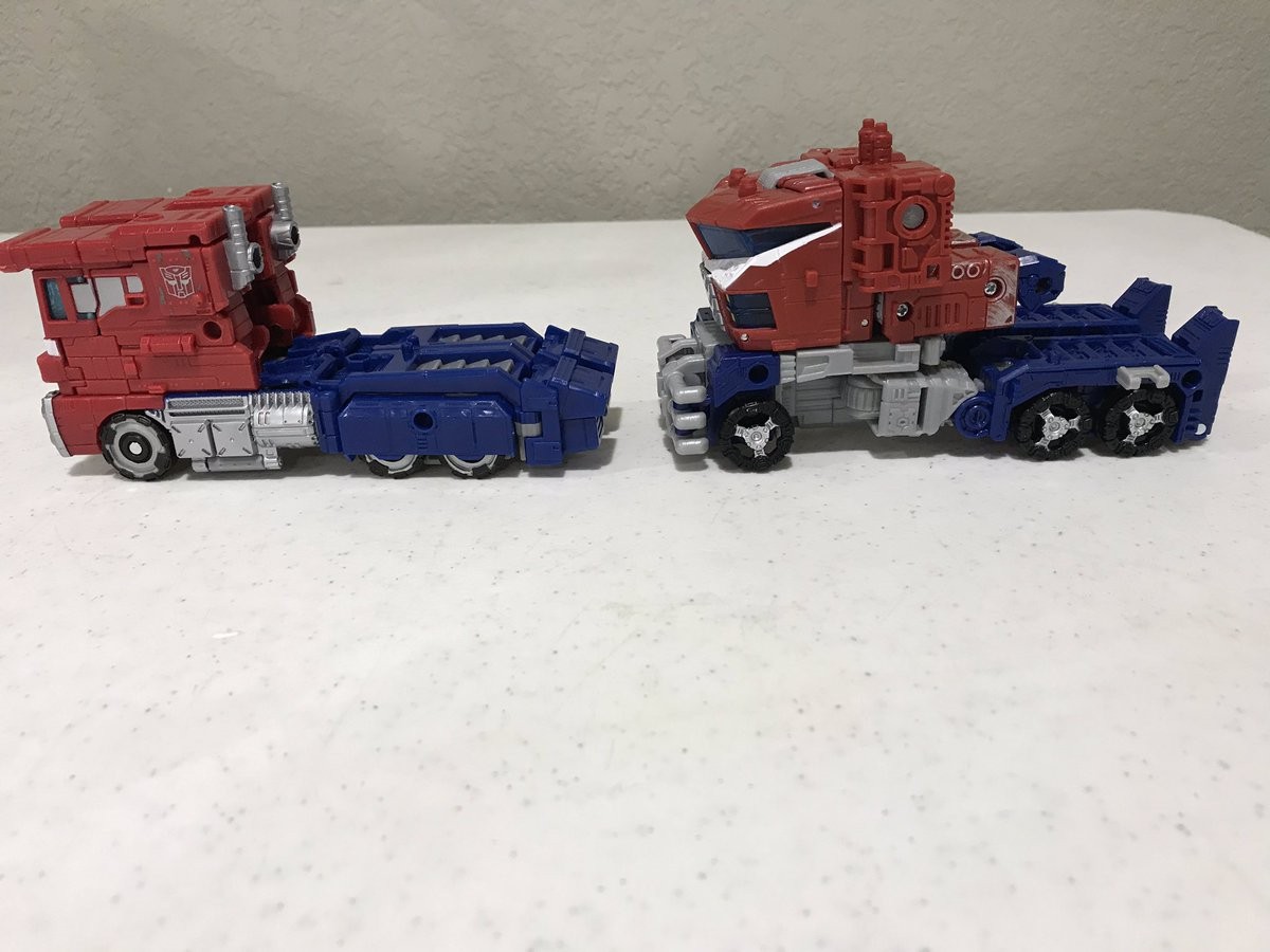 Transformers News: New In-Hand Images and Comparisons - Transformers War for Cybertron: Siege Galaxy Upgrade Optimus Pr Transformers News: New In-Hand Images and Comparisons - Transformers War for Cybertron: Siege Galaxy Upgrade Optimus Pr