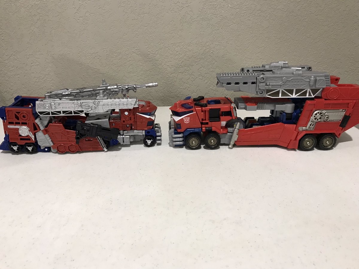 Transformers News: New In-Hand Images and Comparisons - Transformers War for Cybertron: Siege Galaxy Upgrade Optimus Pr Transformers News: New In-Hand Images and Comparisons - Transformers War for Cybertron: Siege Galaxy Upgrade Optimus Pr
