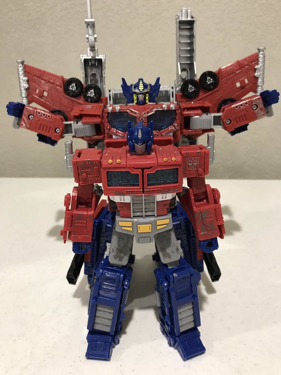 Transformers News: New In-Hand Images and Comparisons - Transformers War for Cybertron: Siege Galaxy Upgrade Optimus Pr Transformers News: New In-Hand Images and Comparisons - Transformers War for Cybertron: Siege Galaxy Upgrade Optimus Pr